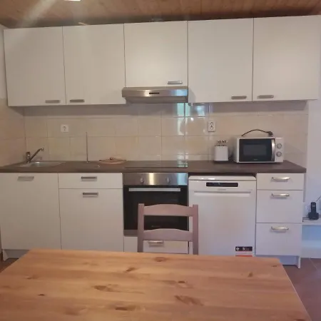 Tomina * Donje Selo na Šolti