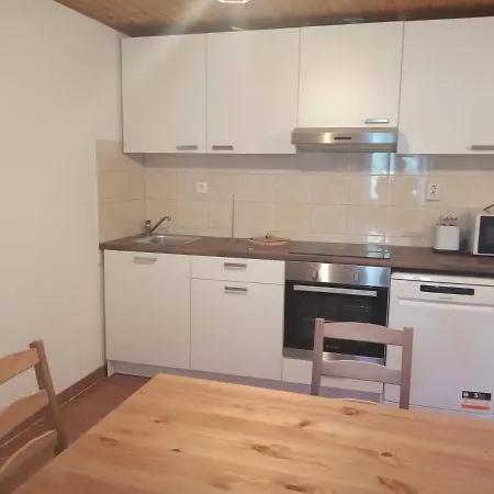 Apartament Tomina *