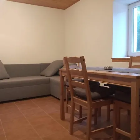 Apartament Tomina *