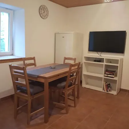 Lägenhet Tomina