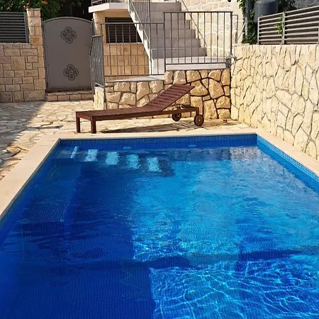 Apartament Tomina *